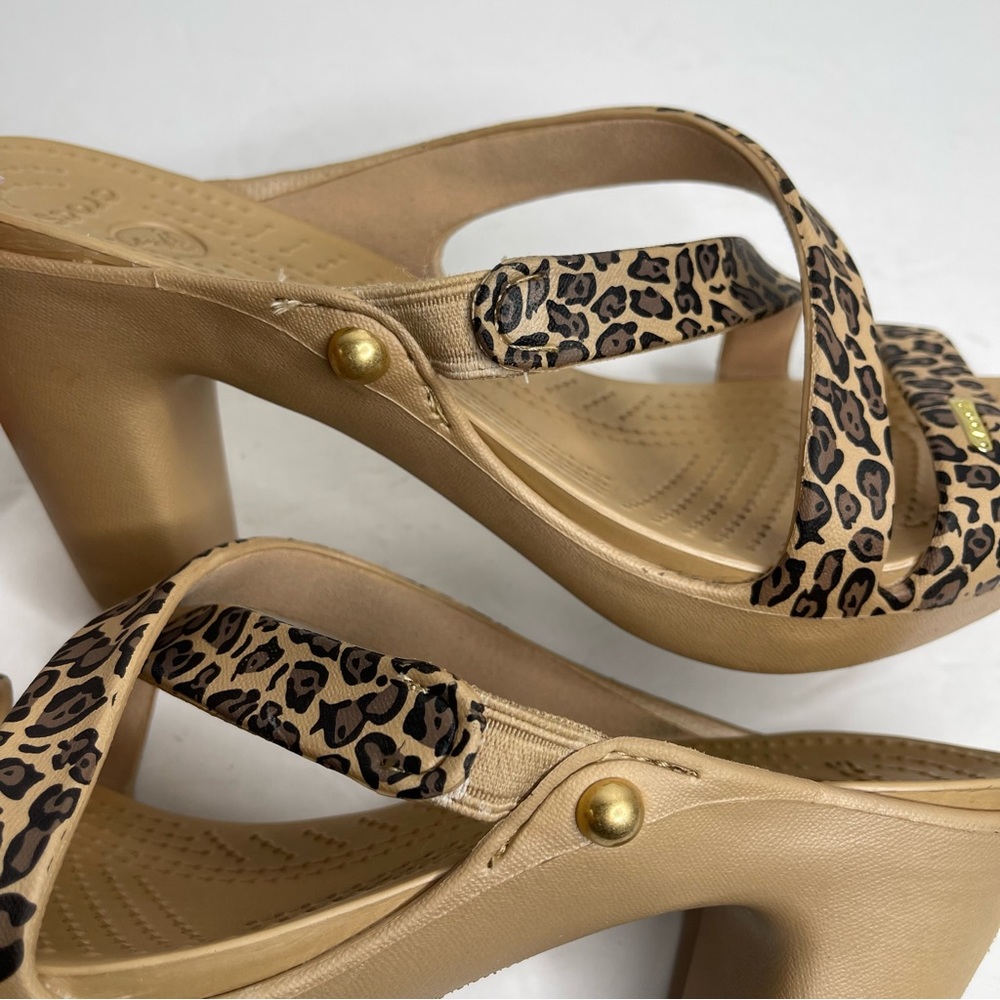 Crocs Cyprus IV Leopard Animal Print Heel Sandals Size 7 Tan Brown Rare Comfort - Picture 11 of 15